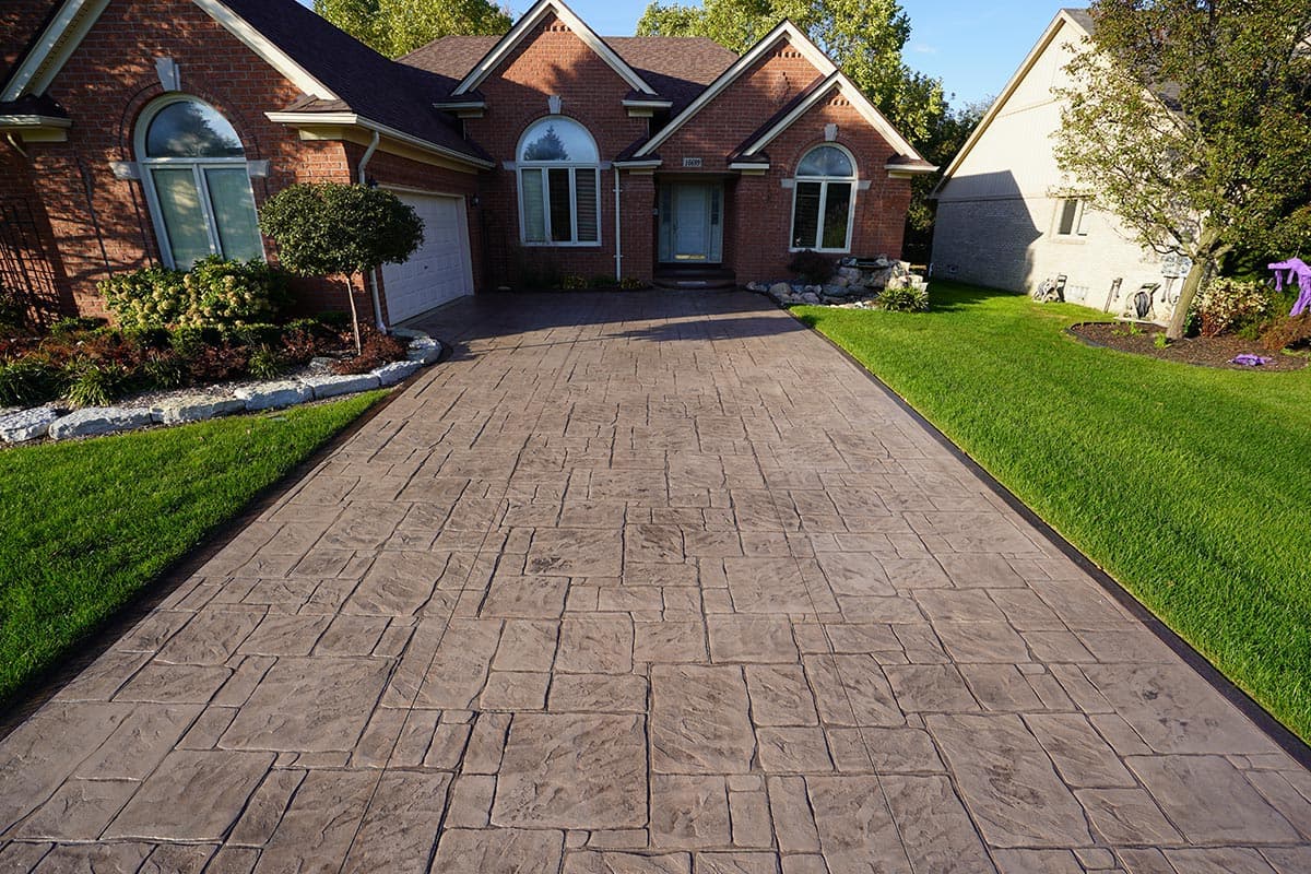 Professional concrete repair & resurfacing services in Woodstock, Ontario by Woodstock Concrete Pros
